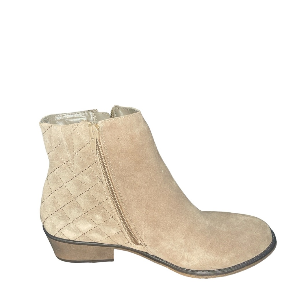 White mountain tan textured  zip up booties size 8.5